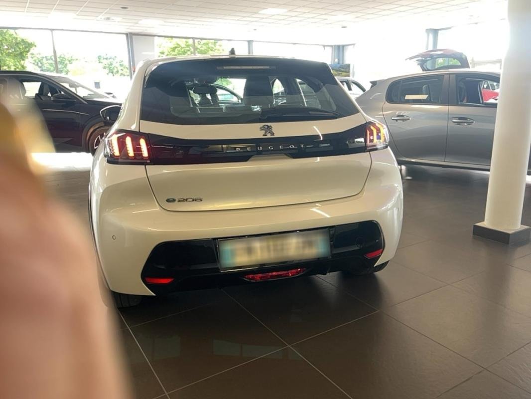 Peugeot E-208 - Photo 6