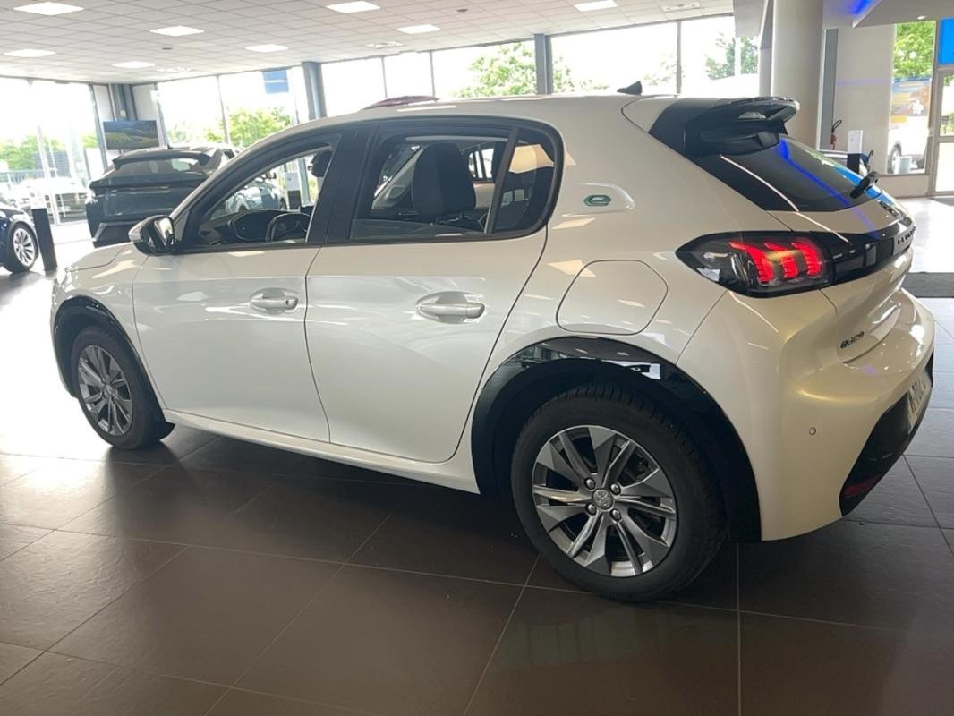 Peugeot E-208 - Photo 7
