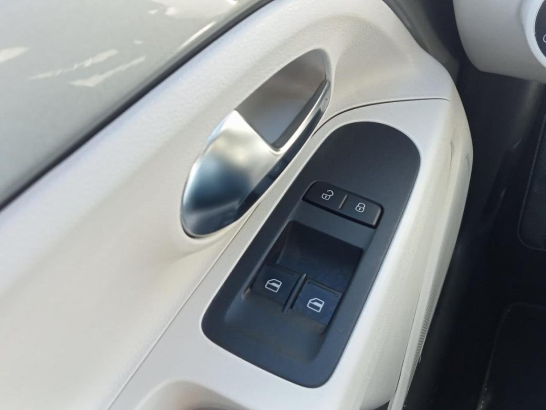 Volkswagen Up! - Photo 18