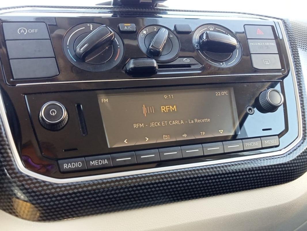 Volkswagen Up! - Photo 21