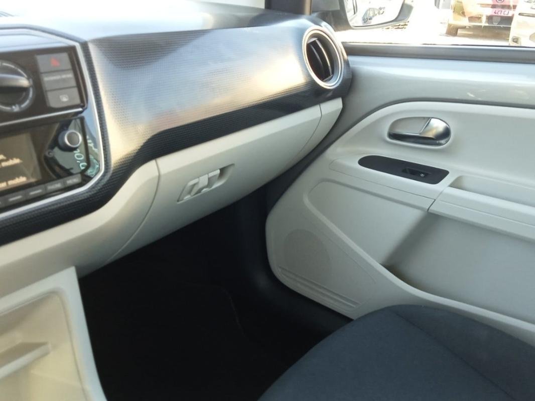 Volkswagen Up! - Photo 25