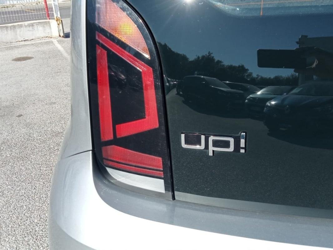 Volkswagen Up! - Photo 31