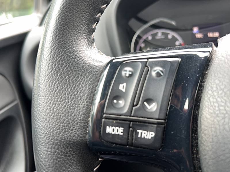 Toyota Yaris - Photo 34