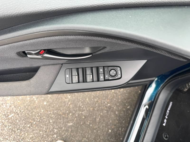 Toyota C-HR - Photo 18