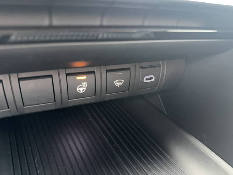 Toyota C-HR - Photo 23