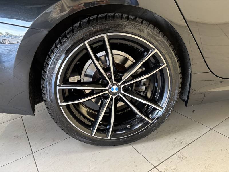 BMW Série 3 - Photo 16