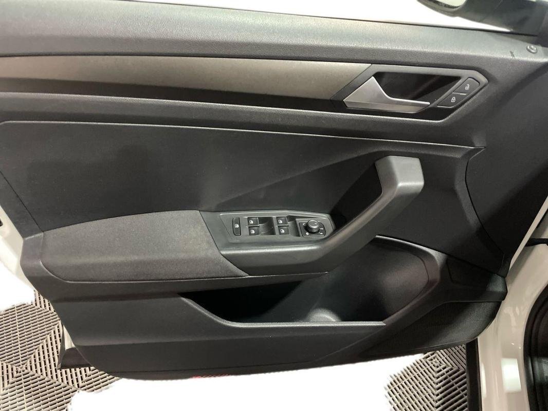 Volkswagen T-Roc - Photo 15