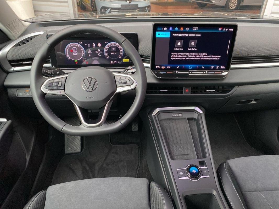 Volkswagen T-Roc - Photo 24