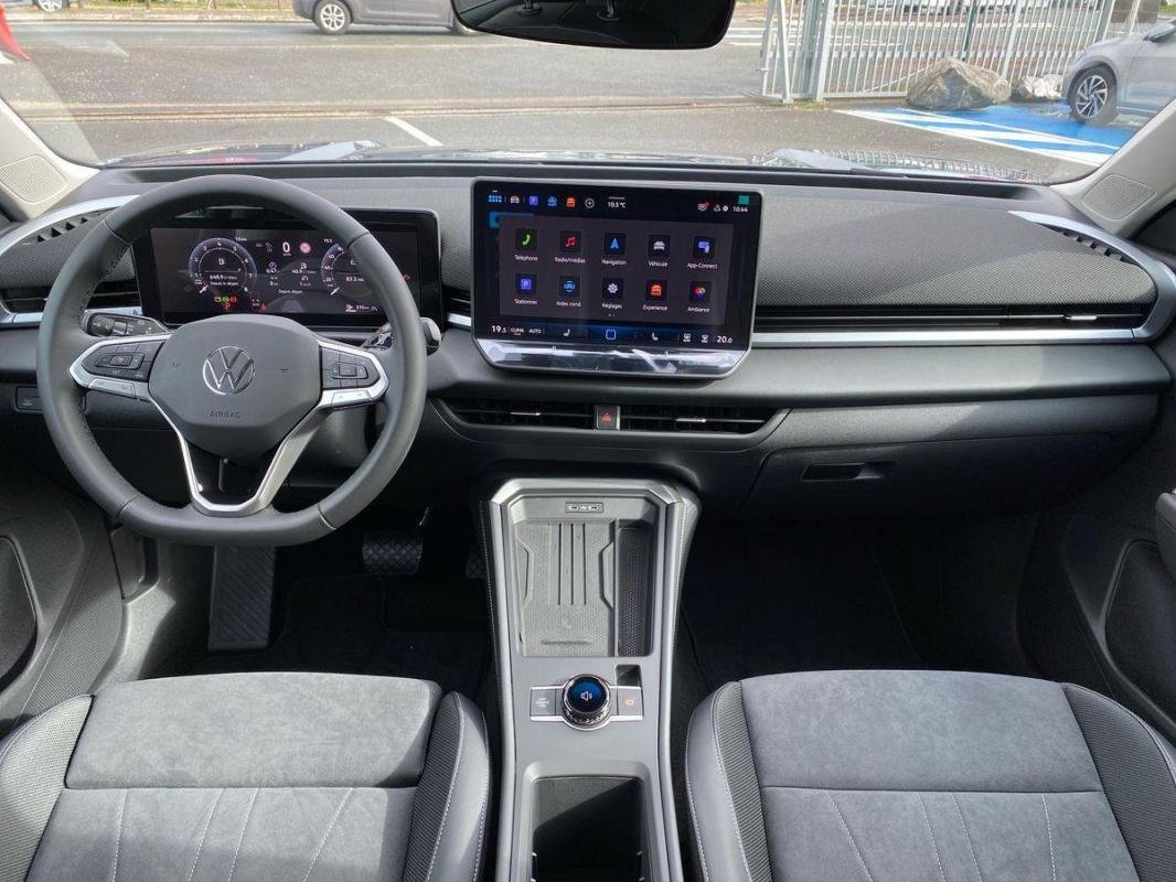 Volkswagen T-Roc - Photo 8