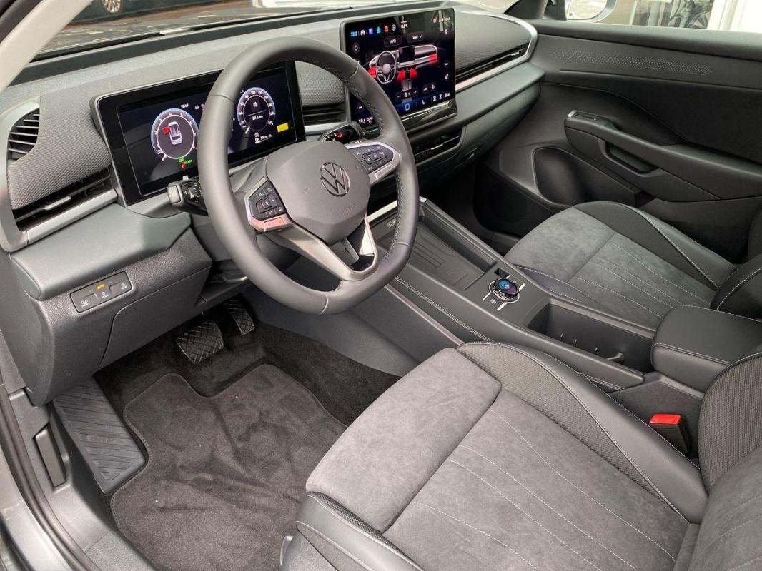 Volkswagen T-Roc - Photo 9