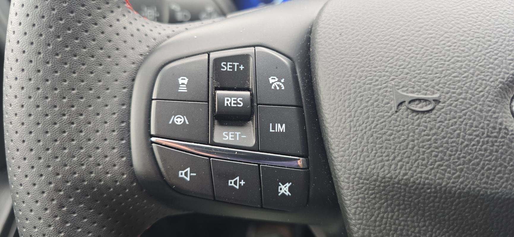 Ford Kuga - Photo 11