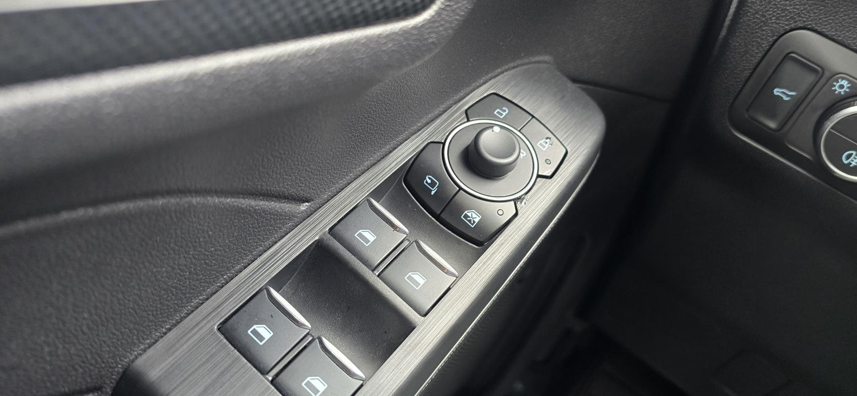 Ford Kuga - Photo 31