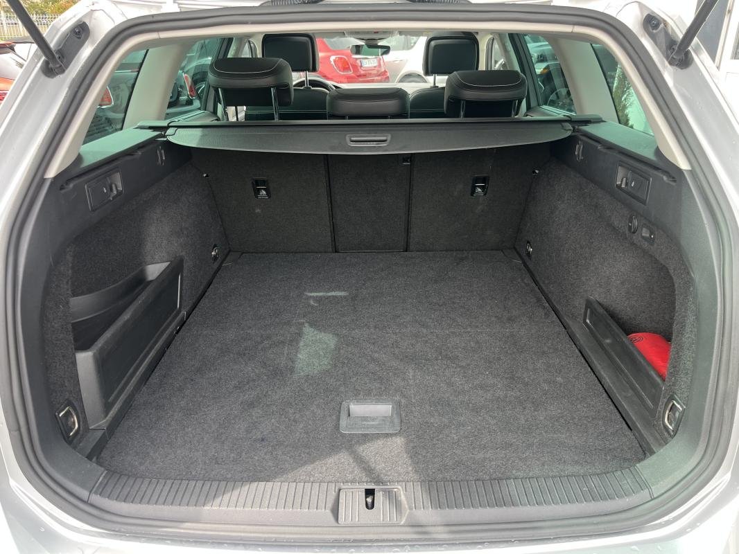 Volkswagen Passat - Photo 11