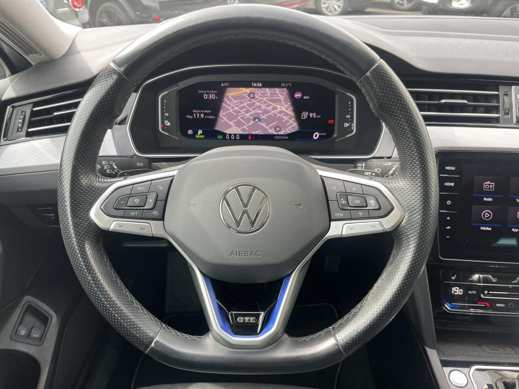 Volkswagen Passat - Photo 18