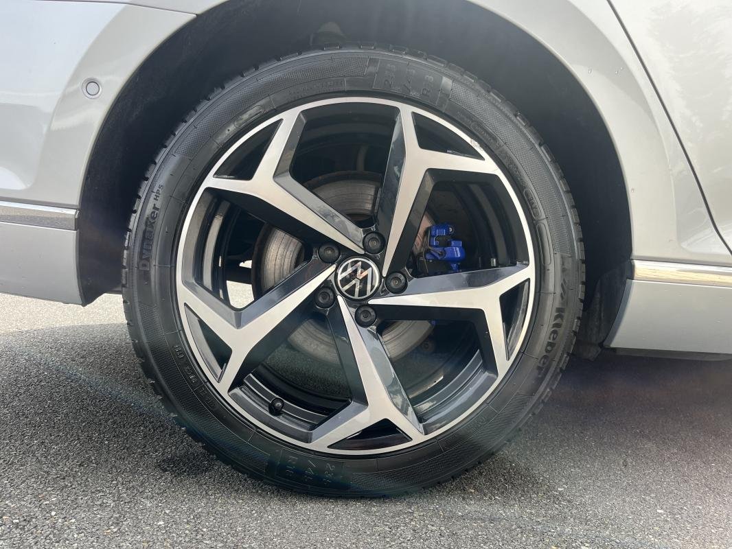Volkswagen Passat - Photo 24