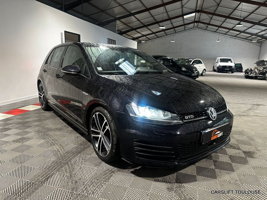 Volkswagen Golf - Photo 1