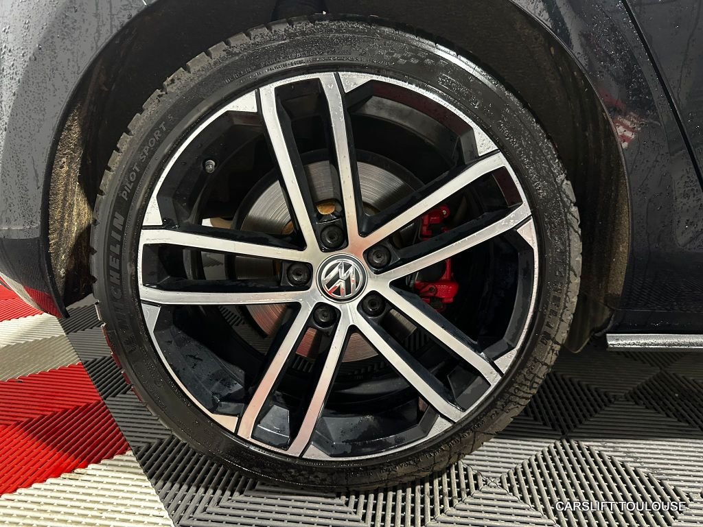 Volkswagen Golf - Photo 21