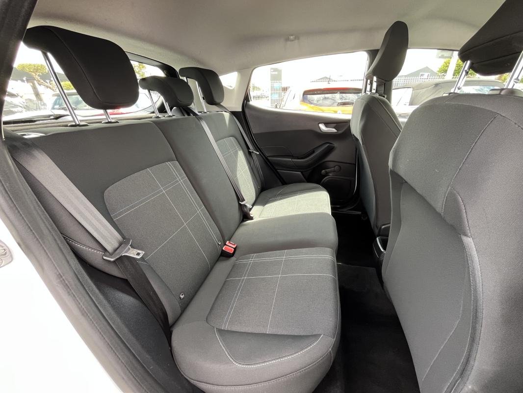 Ford Fiesta - Photo 12