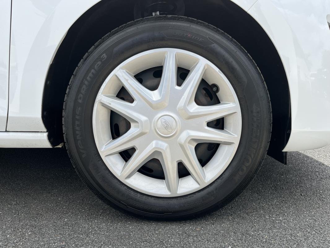 Ford Fiesta - Photo 24