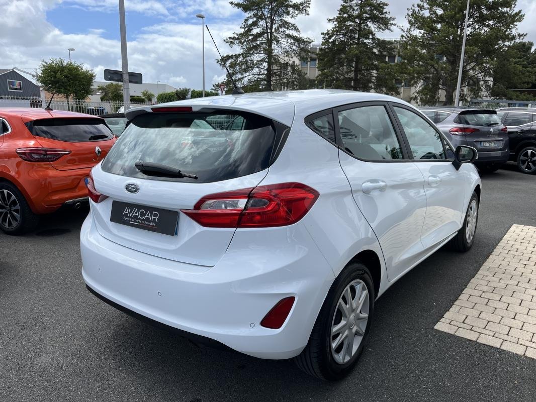 Ford Fiesta - Photo 5