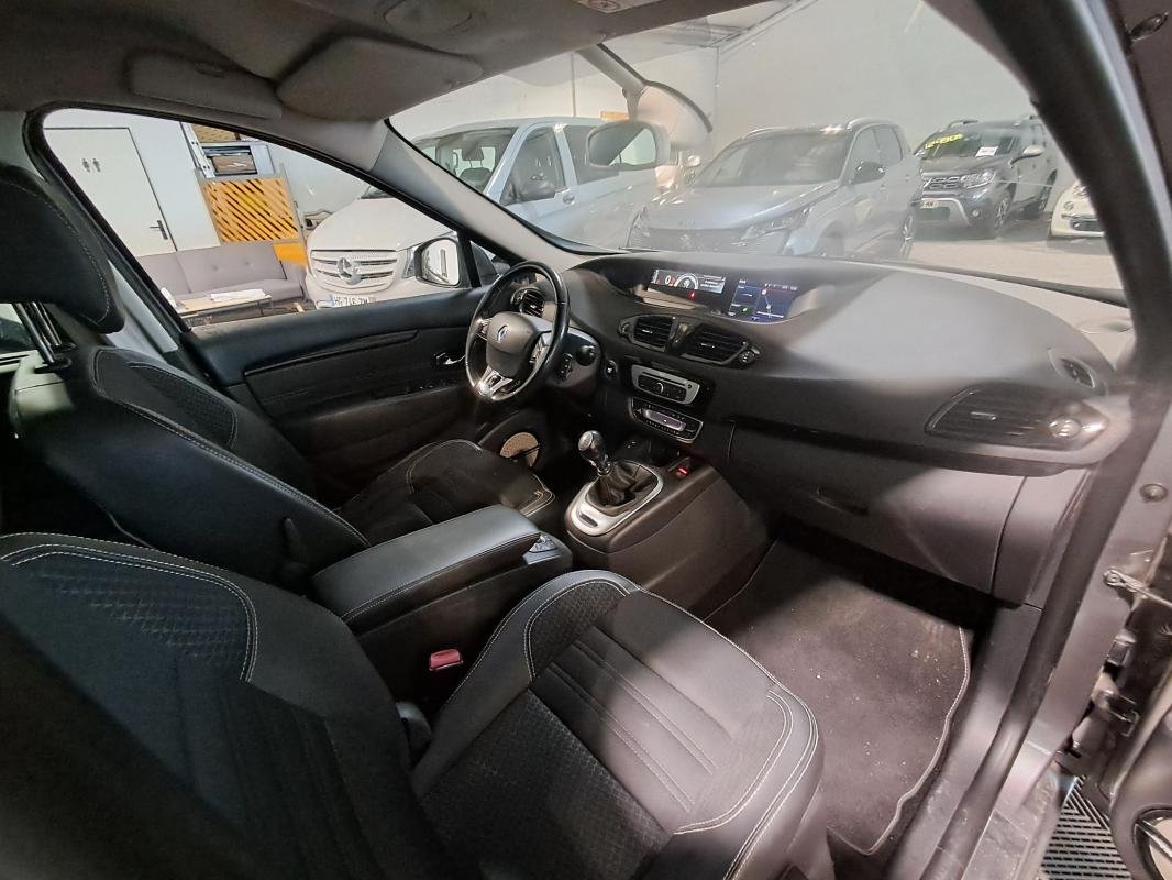 Renault Scénic - Photo 17