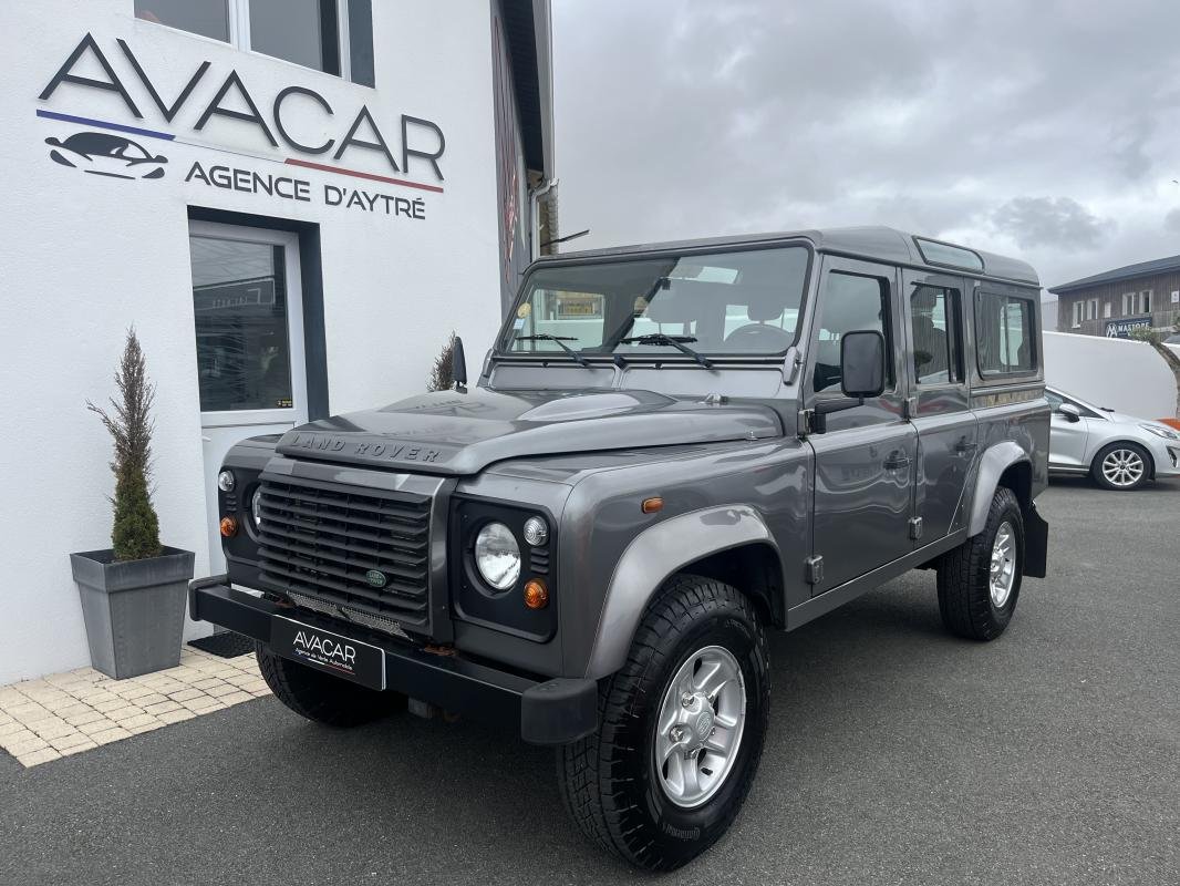 Land Rover Defender - Photo 1