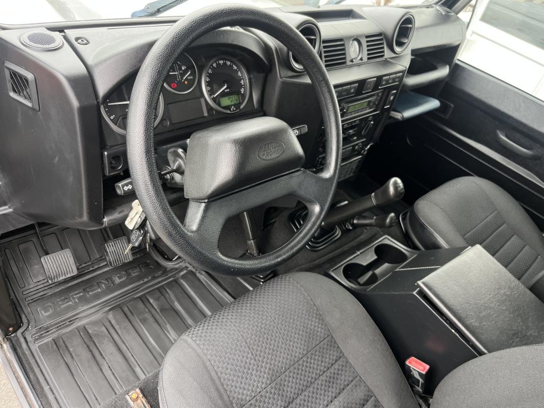 Land Rover Defender - Photo 14