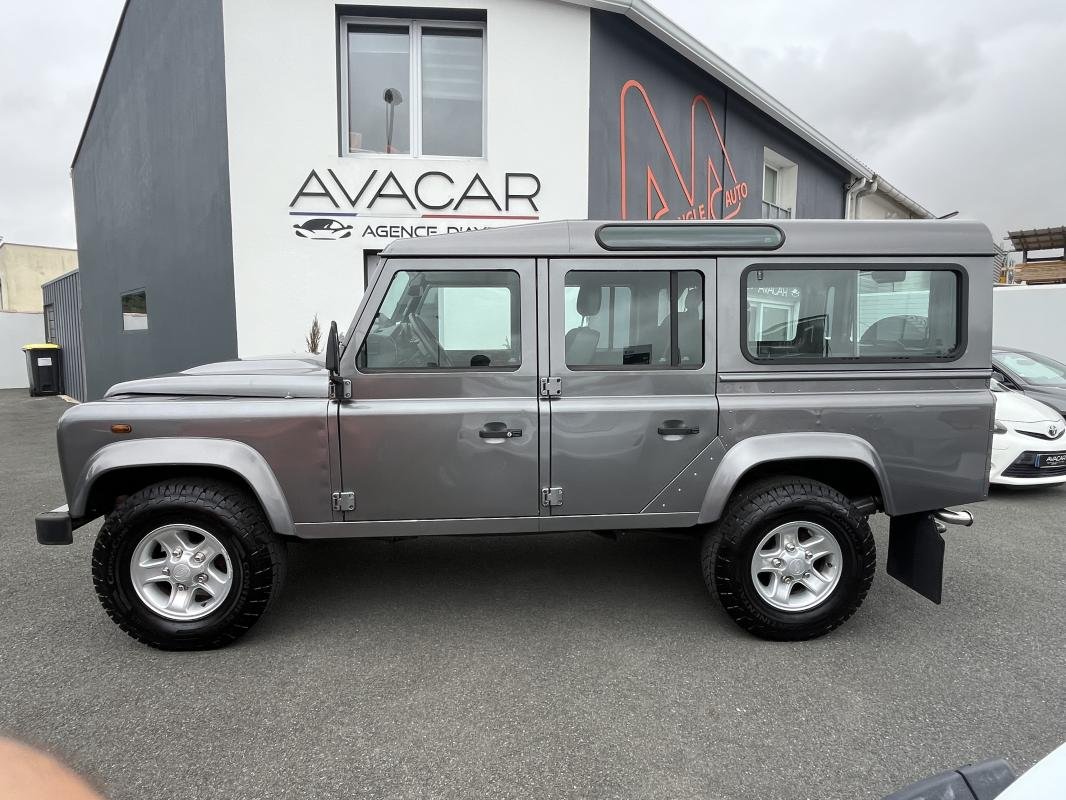 Land Rover Defender - Photo 2