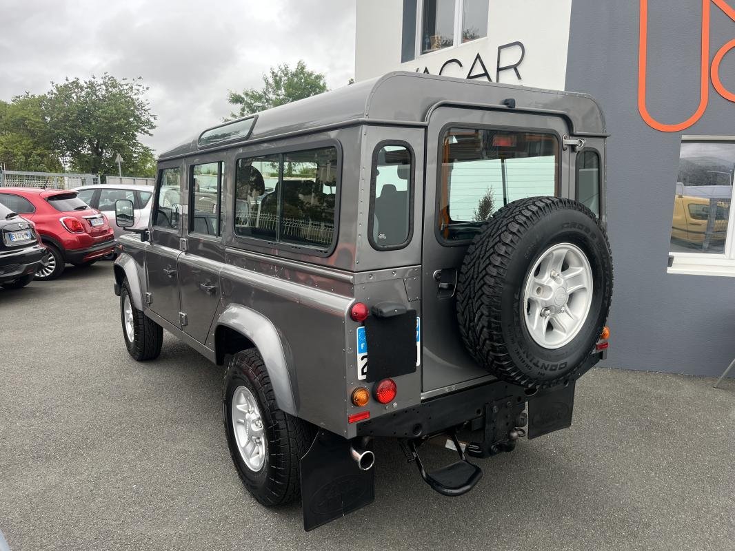 Land Rover Defender - Photo 3