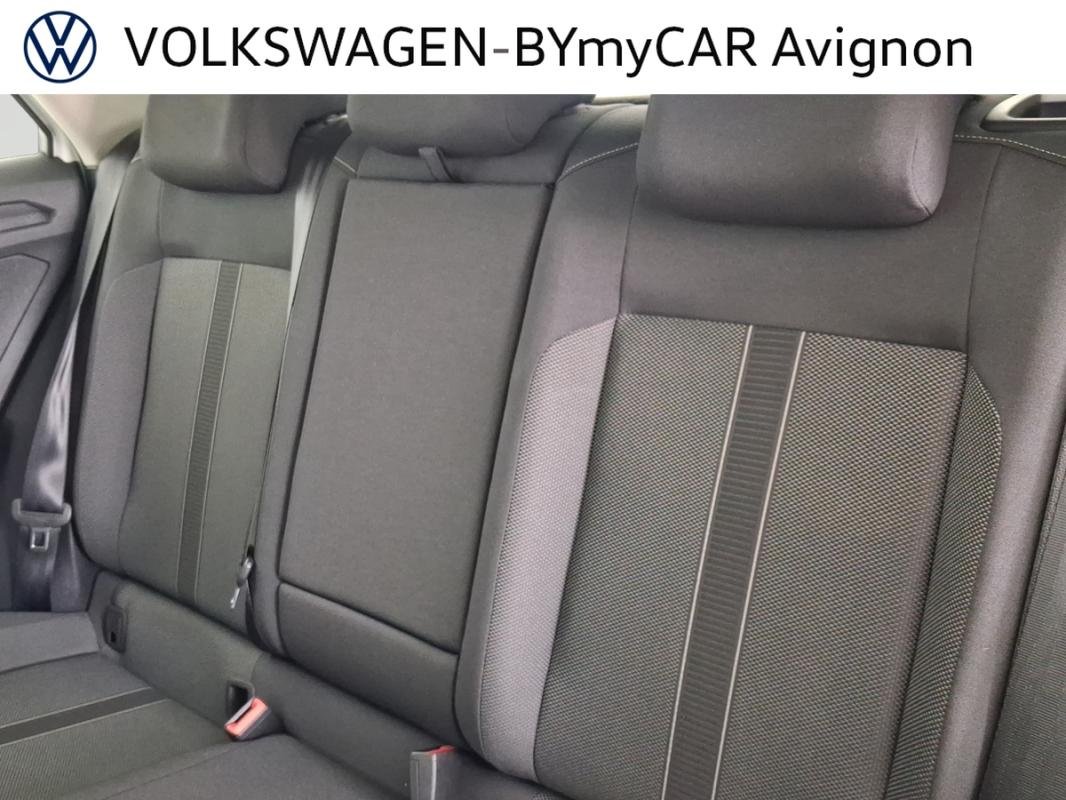 Volkswagen T-Roc - Photo 23