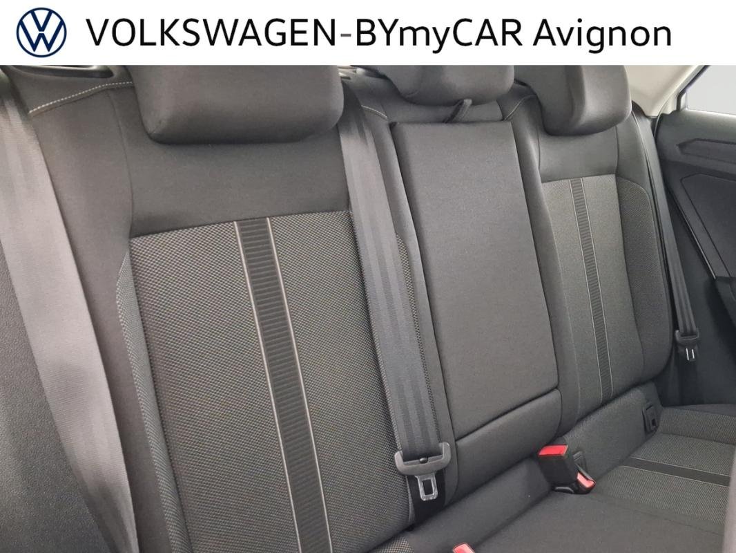 Volkswagen T-Roc - Photo 25
