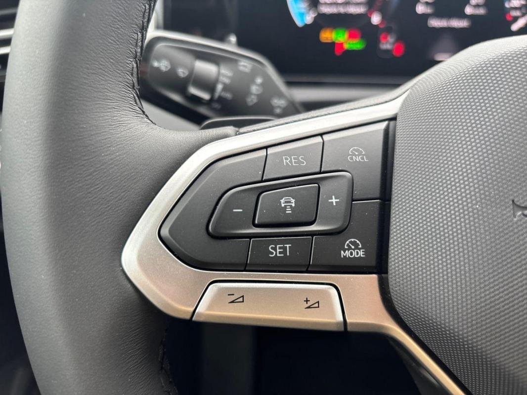 Volkswagen Tiguan - Photo 21