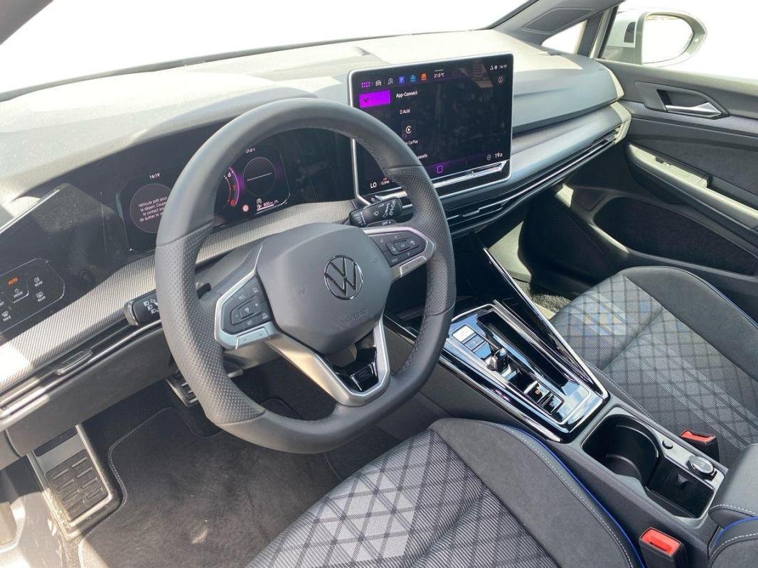 Volkswagen Golf - Photo 9