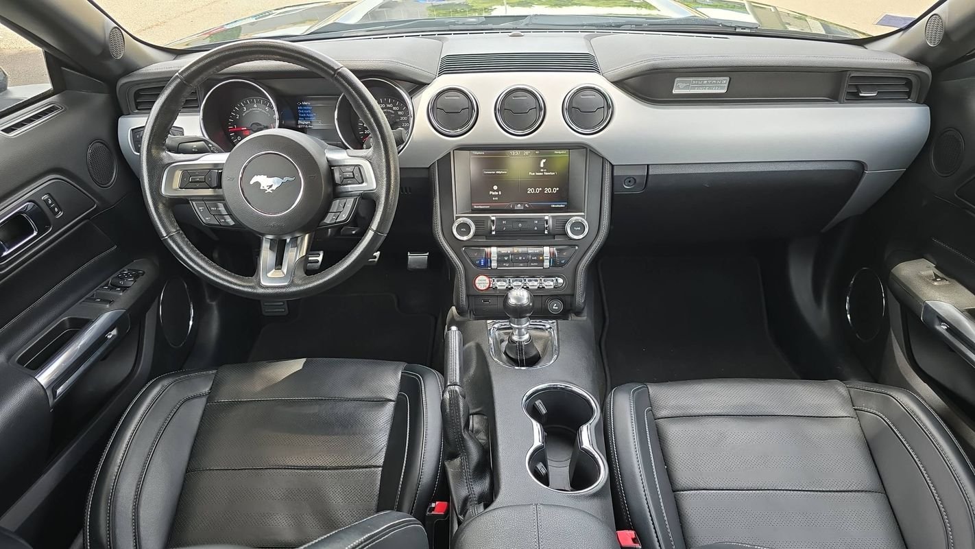 Ford Mustang - Photo 11