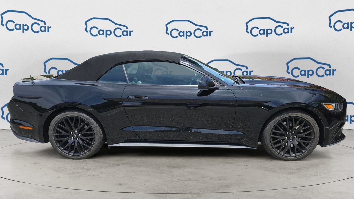 Ford Mustang - Photo 4