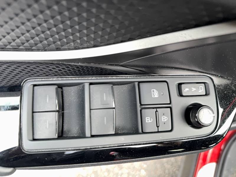 Toyota C-HR - Photo 21