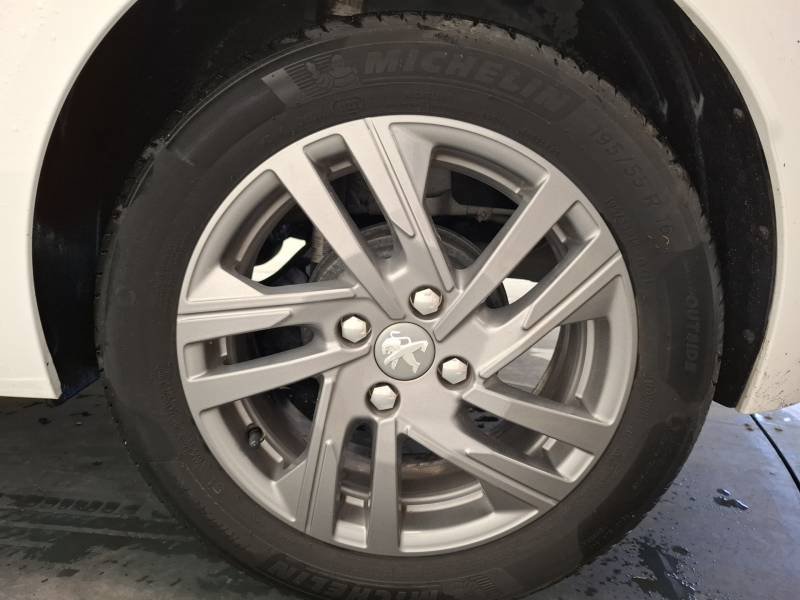 Peugeot 208 - Photo 11