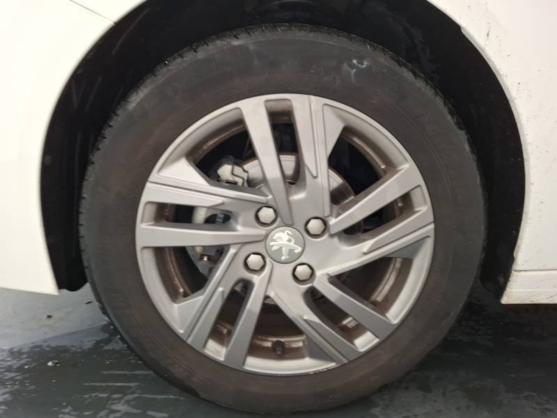 Peugeot 208 - Photo 12