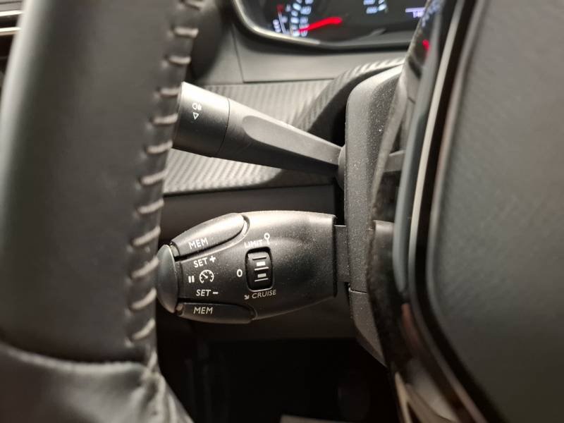 Peugeot 208 - Photo 18