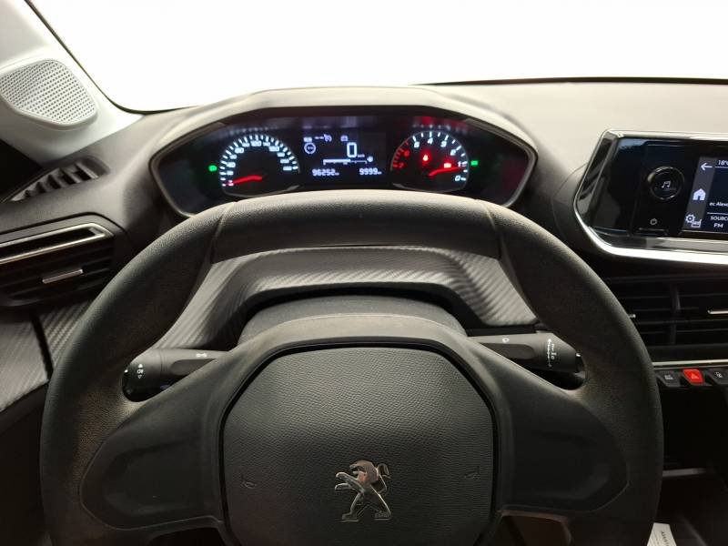 Peugeot 208 affaire - Photo 14