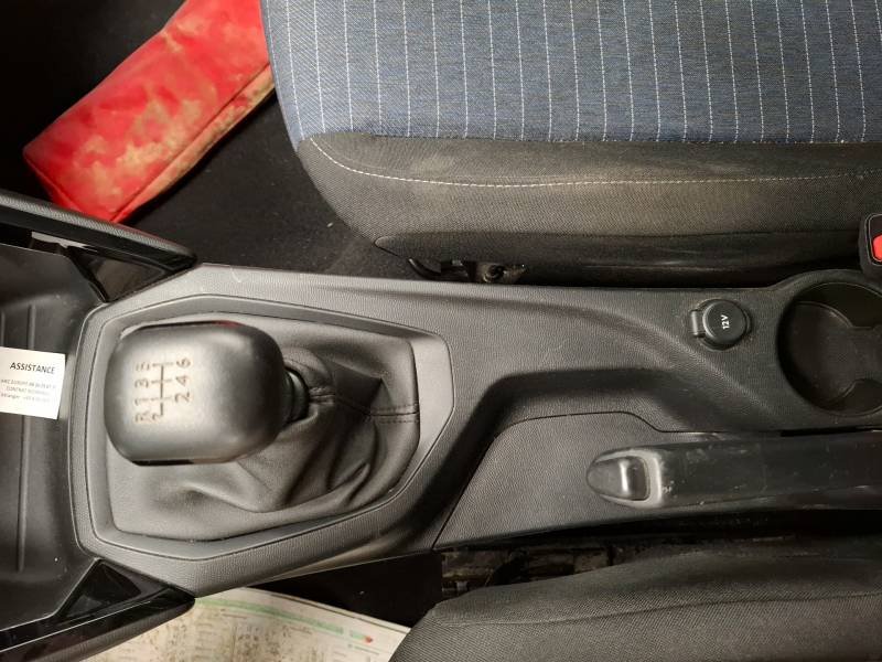 Peugeot 208 affaire - Photo 21