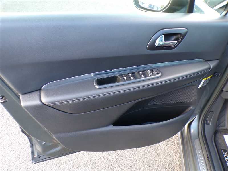 Peugeot 3008 - Photo 8