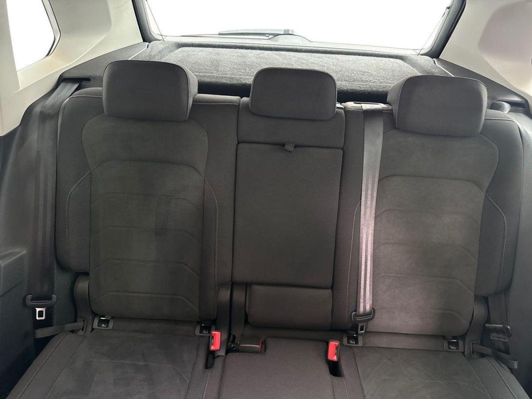 Volkswagen Tiguan - Photo 22