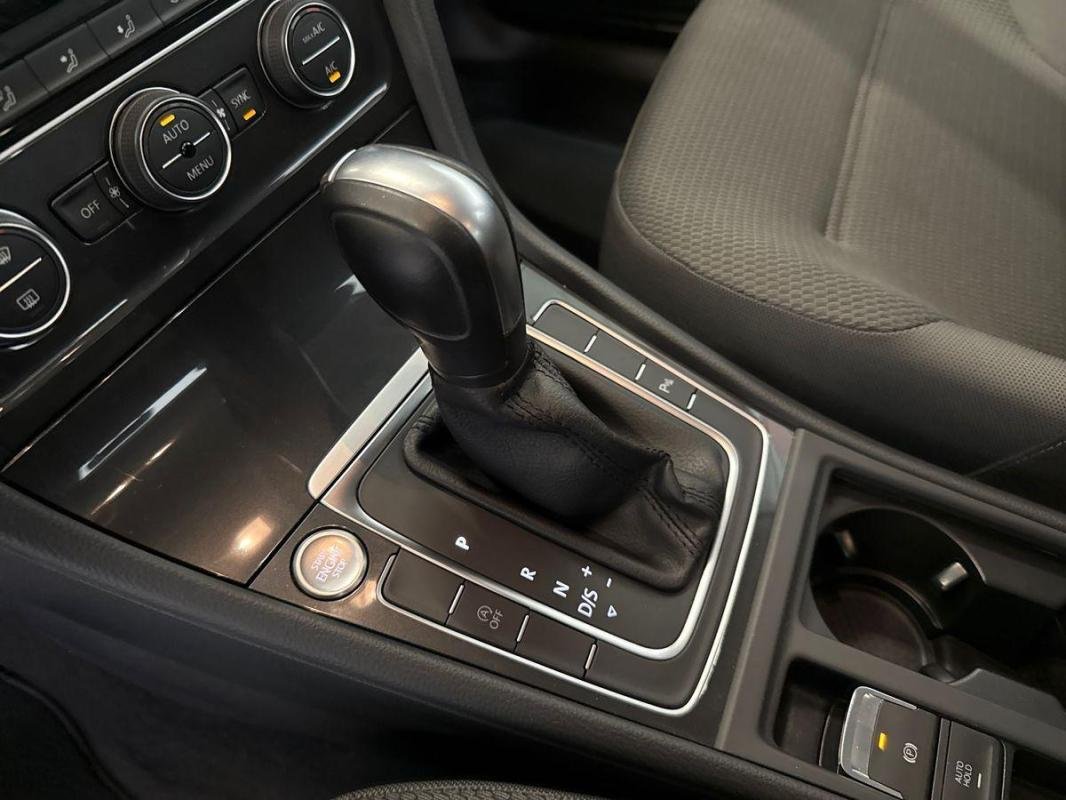 Volkswagen Golf - Photo 11