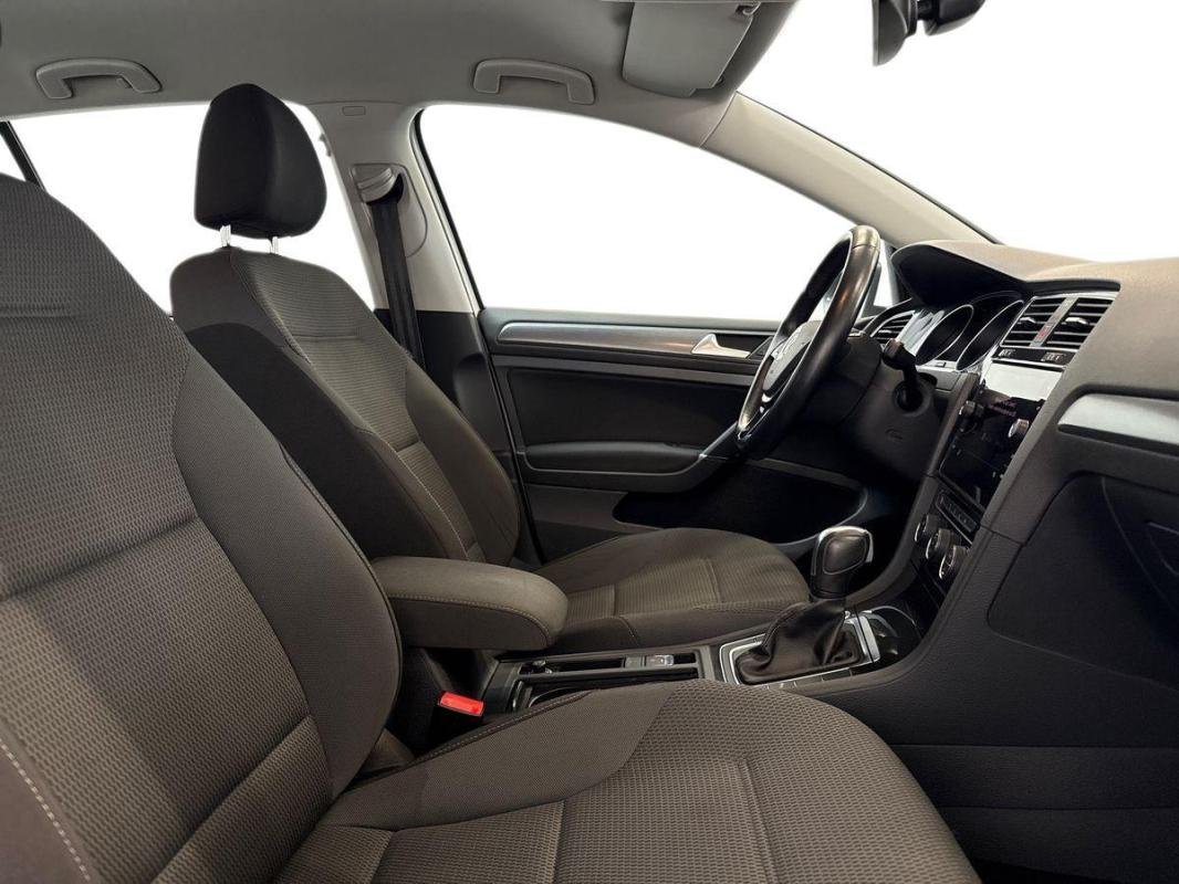Volkswagen Golf - Photo 13