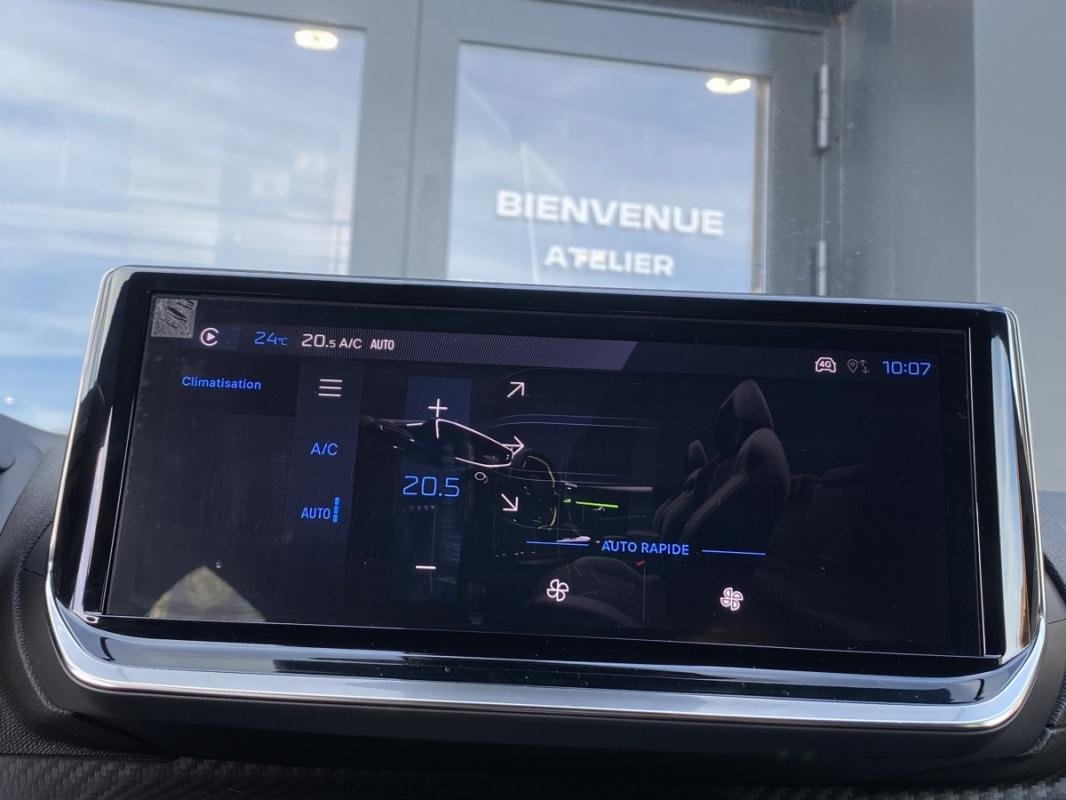 Peugeot 208 - Photo 10