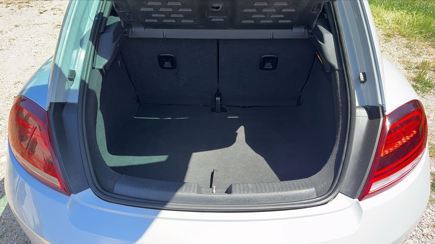 Volkswagen New Beetle - Photo 14