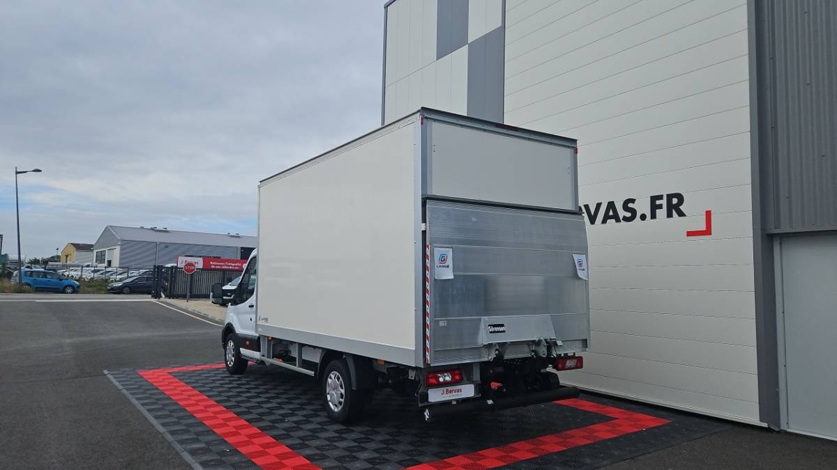 Ford Transit - Photo 3