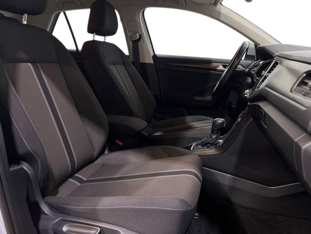 Volkswagen T-Roc - Photo 13