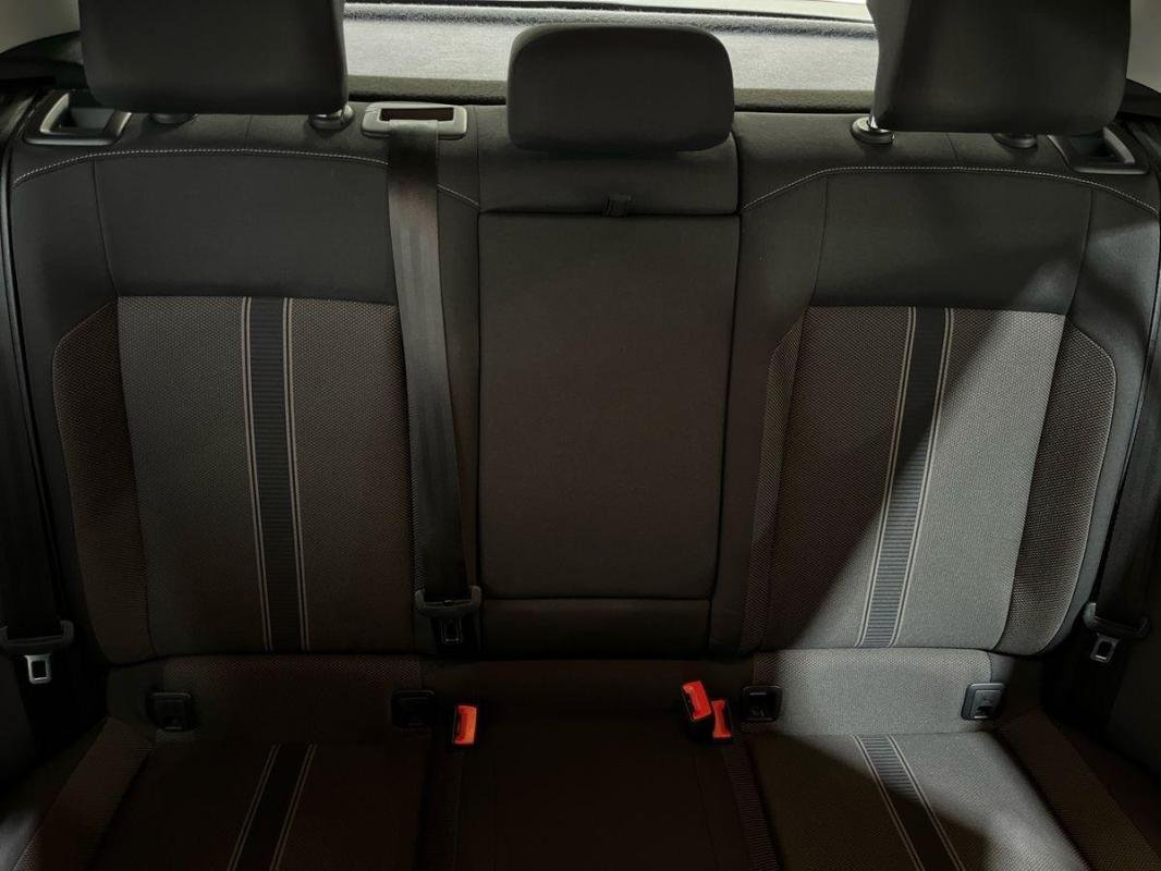 Volkswagen T-Roc - Photo 22